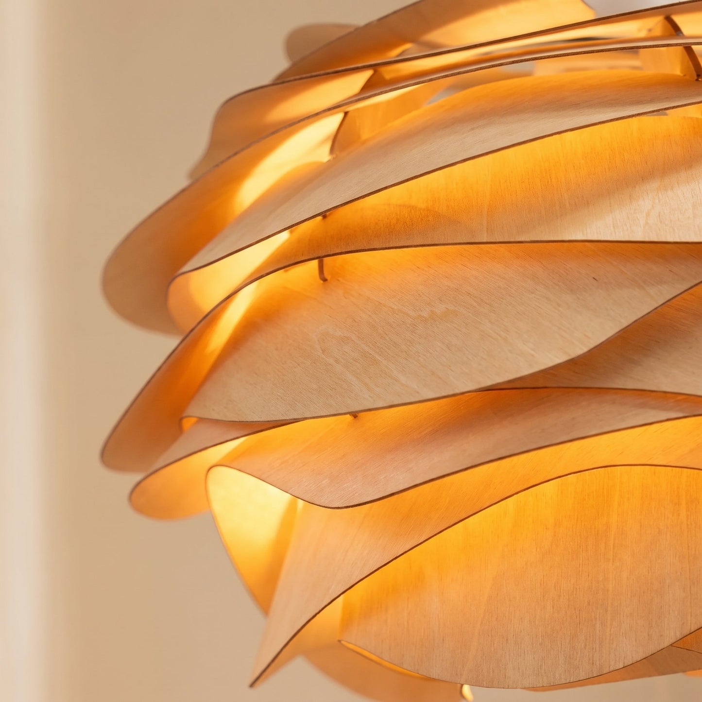 Suspension Bois Sculptée - Forme Rose Artisanale