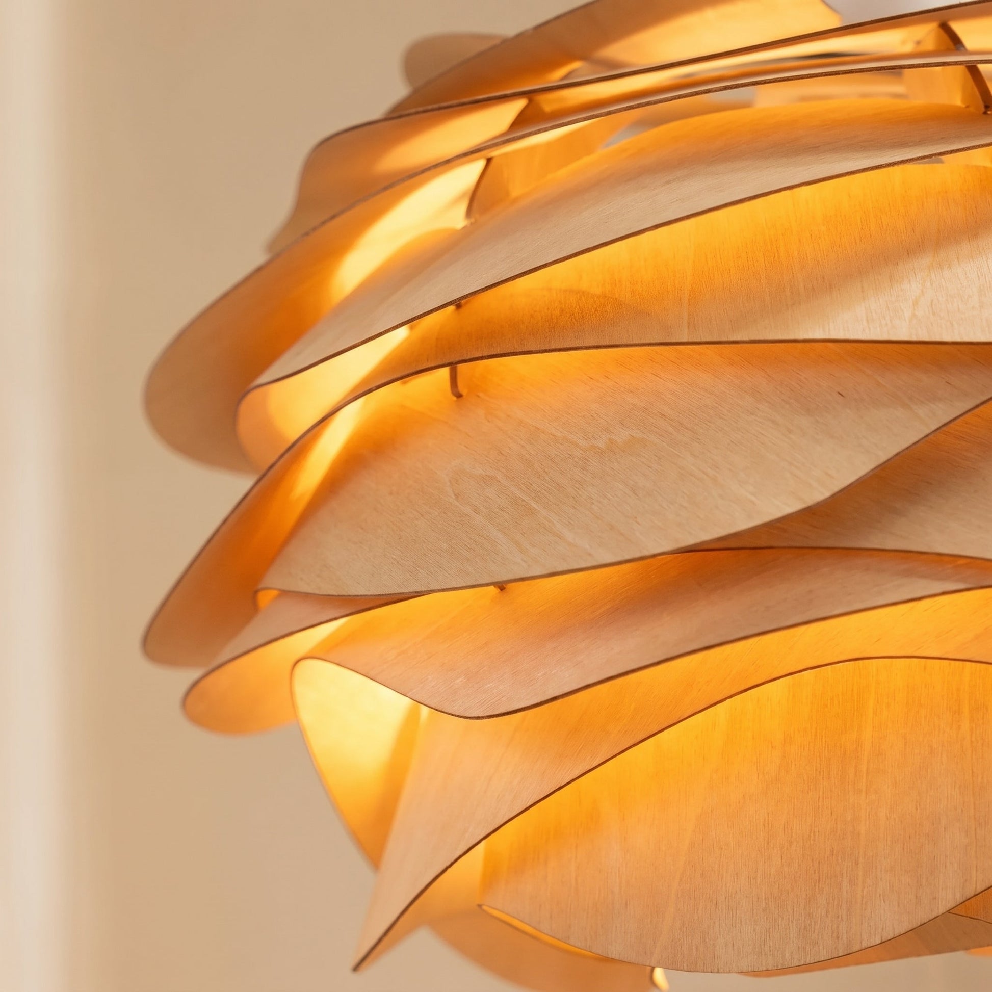 Suspension Bois Sculptée - Forme Rose Artisanale